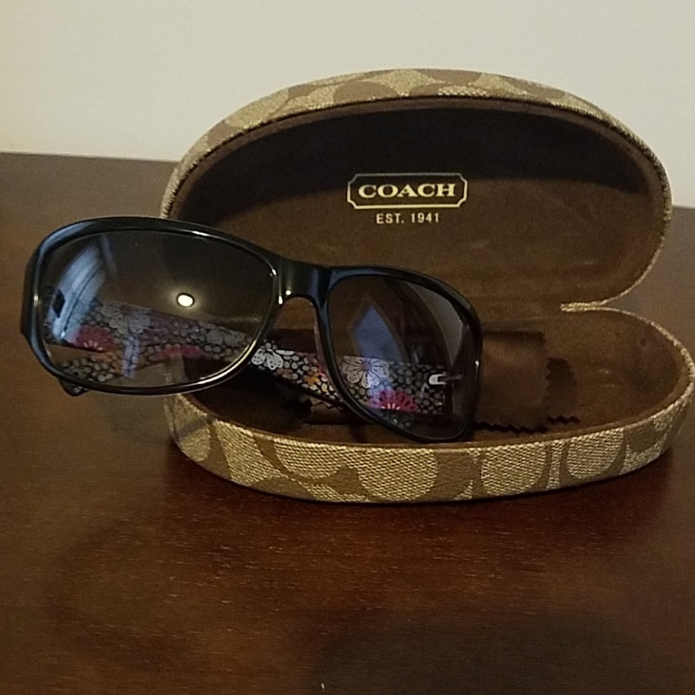 NWOT Coach Sarah Sunglasses S437